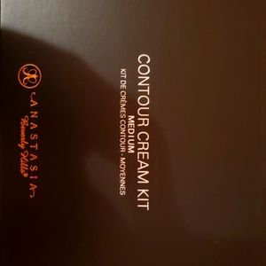 Medium Cream Contour Pallet